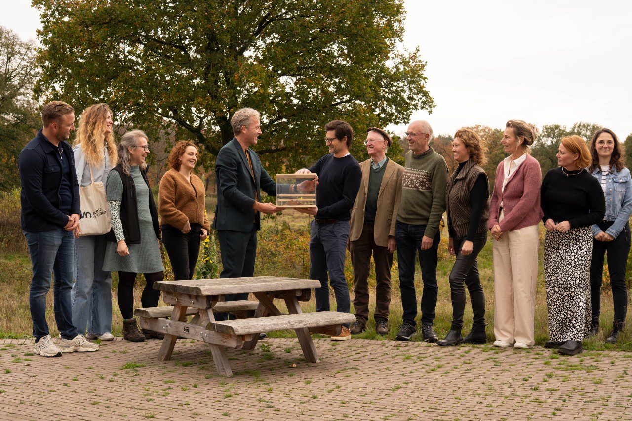 Verwonderkast wordt overhandigd aan Chris Schreve